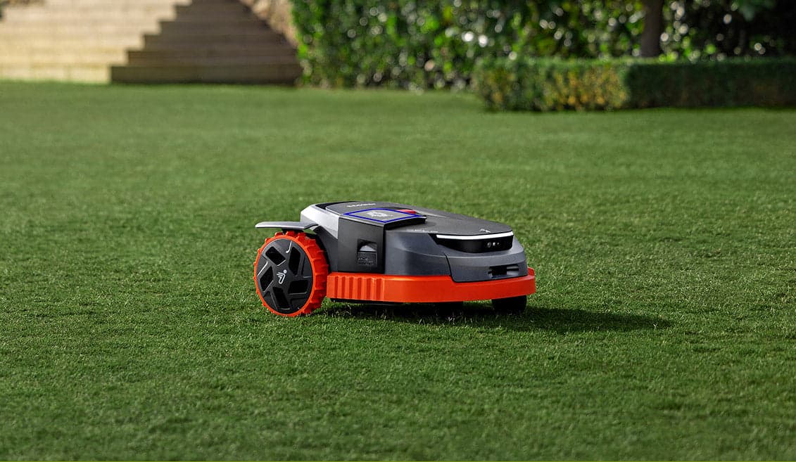 Segway Navimow X3 mowing a lawn